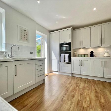 Family Home In Hampshire - Sleeps Up To 9 People With 3 Parking Spaces Winchester Eksteriør bilde